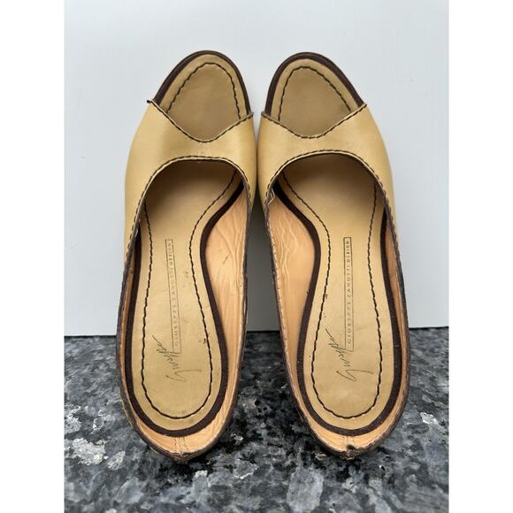 GIUSEPPE ZANOTTI Beige Patent Leather Open Toe Heel Pump Sz 39 - Picture 1 of 12